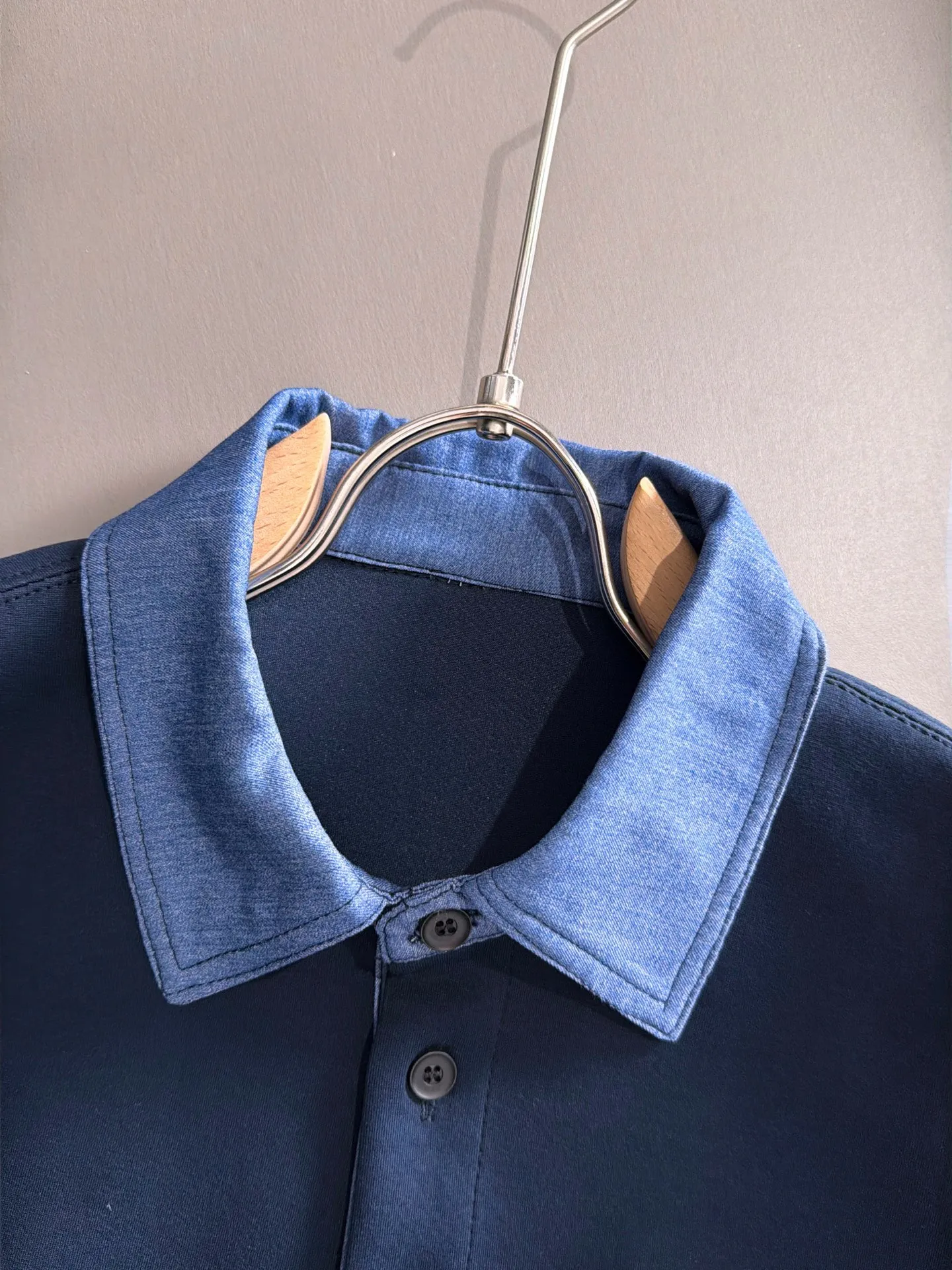 Mengkou's exclusive first release of the 2026 autumn and winter New Arrival sweatshirt long-sleeved men and women. Same Style. Many stars have the same style. Craftsmanship that cannot be copied by ordinary small workshops. We are not afraid of any challenges in terms of materials, detail restoration and craftsmanship, just to provide you with wonderful products. Compare the top Original versions at will. No expense is spared just to make it better. Unique imported fabric feel. Purely imported German machine production. Precision operation. Thousands of needles density. A full set of New Arrival accessories with three standards can be customized simultaneously. Versatile upper body is fashionable, a perfect choice for autumn and winter, and a must-have item. Sizes: S-4XL (please state your height and weight when placing an order)
